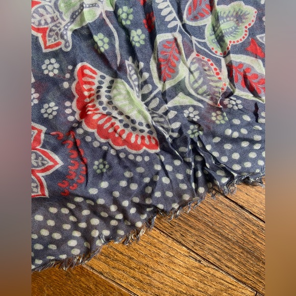 VERA BRADLEY: scarf. - Picture 2 of 2